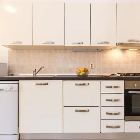 Lana Apartment Punat Exterior photo