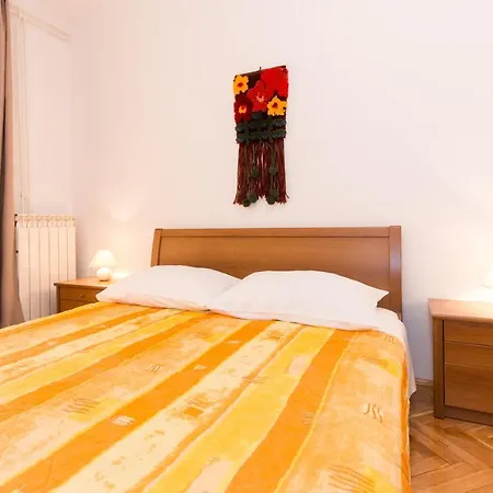Lana Apartment Punat Exterior photo