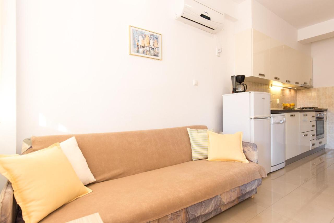 Lana Apartment