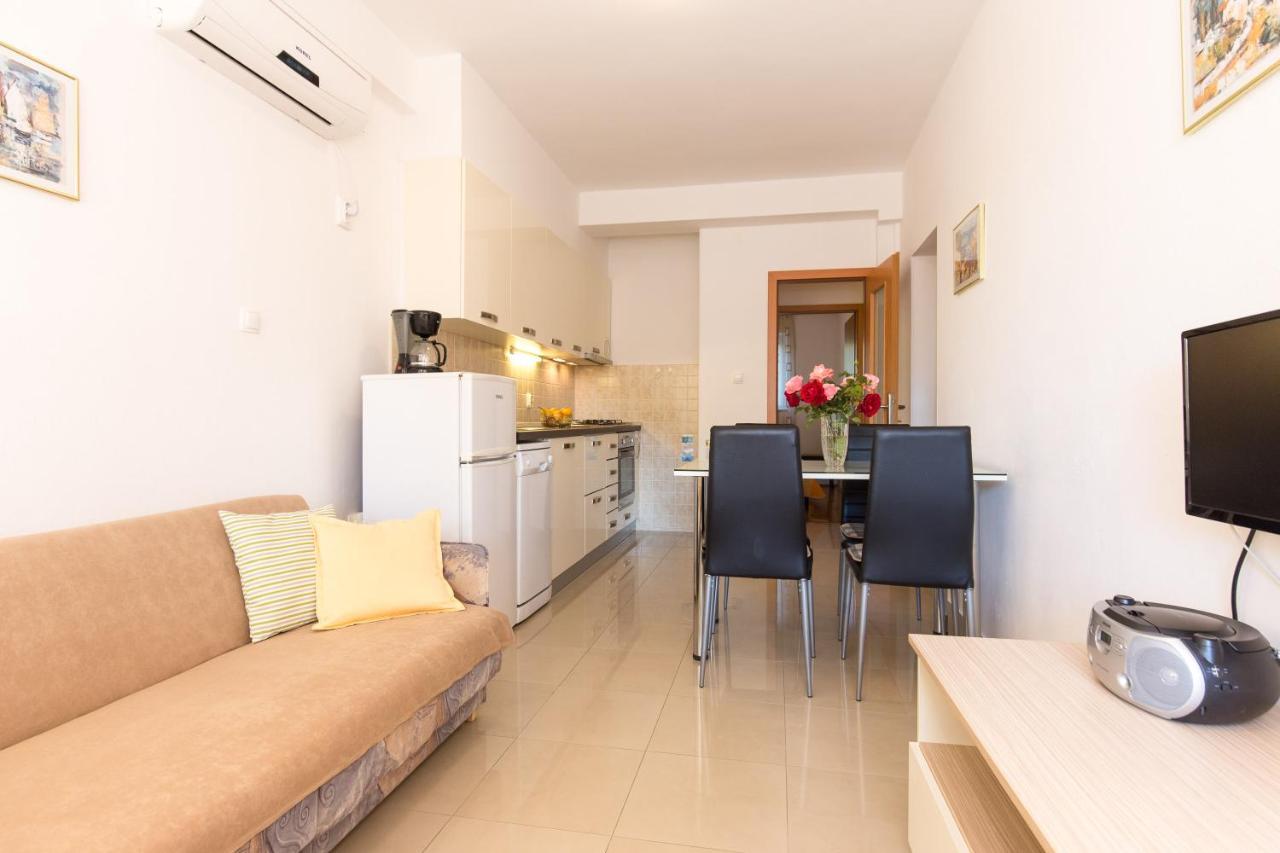 Lana Apartment Punat