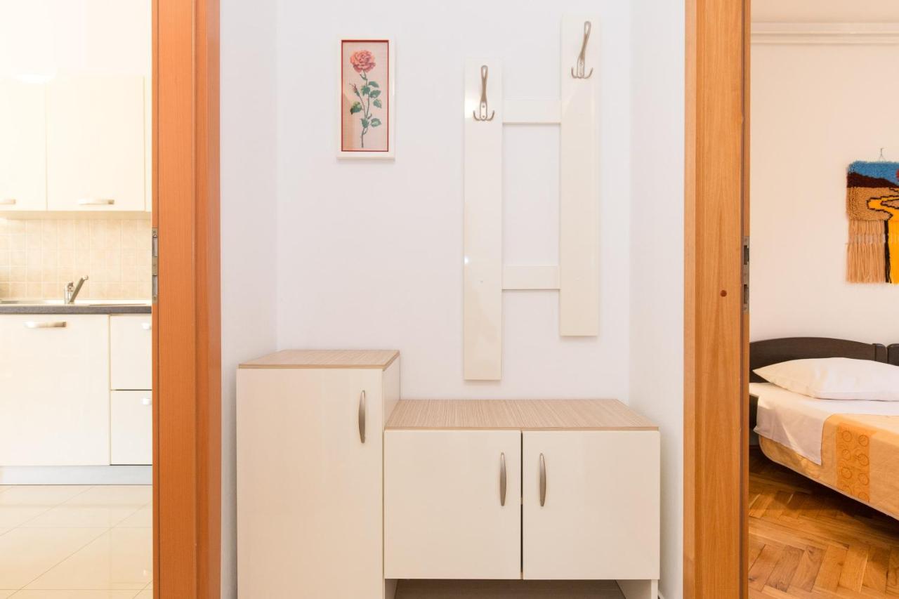 Lana Apartment *